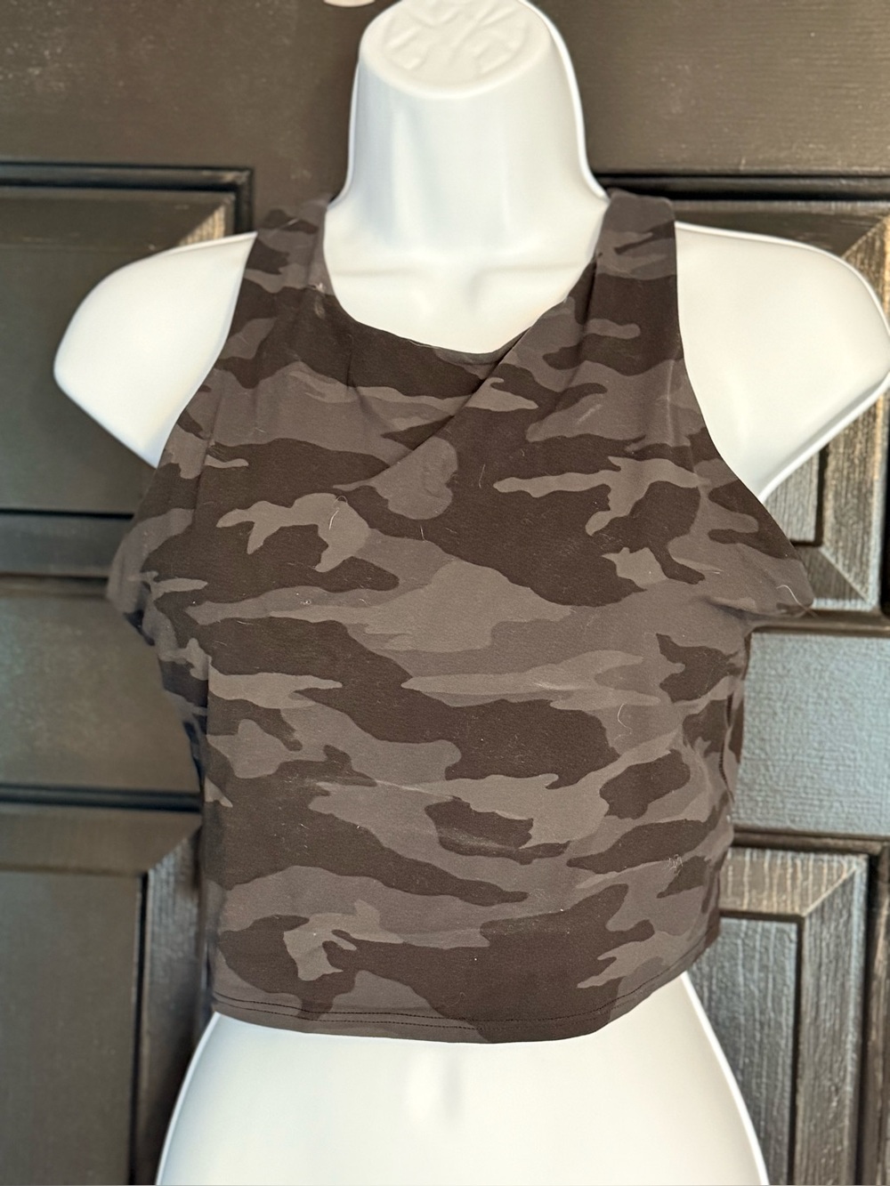 Athleta Conscious Crop Top Gem in Black Camo M